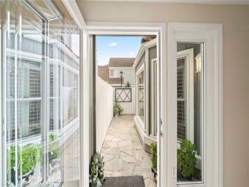 3889  Aruba  , Huntington Beach, CA