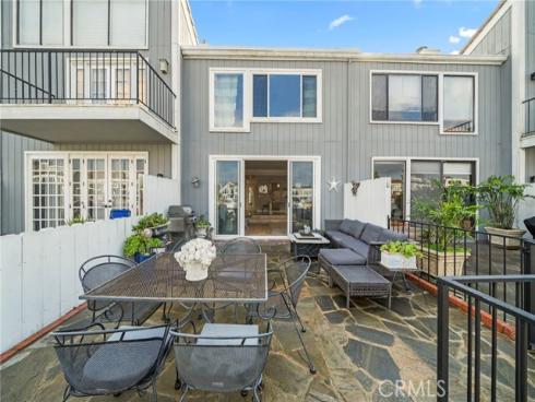 3889  Aruba  , Huntington Beach, CA