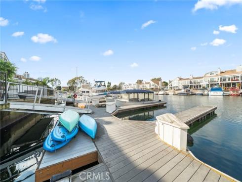 3889  Aruba  , Huntington Beach, CA