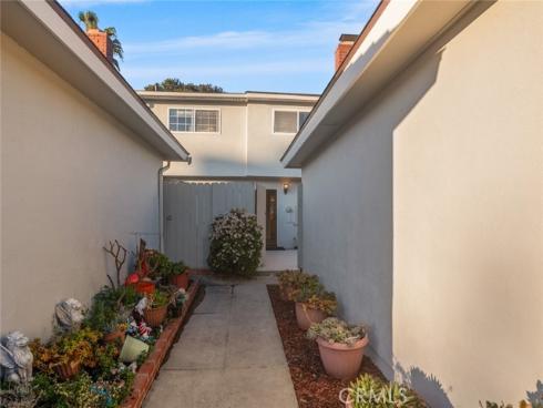 8125  Pawtucket  , Huntington Beach, CA