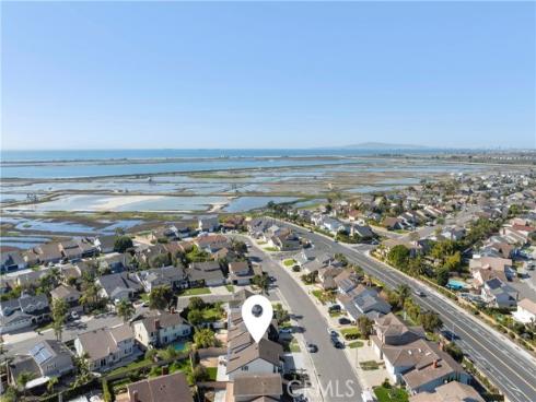 5852  Bellfield   Lane, Huntington Beach, CA