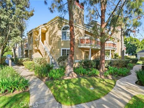 7322  Yellowtail Drive  104 , Huntington Beach, CA