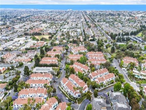 7322  Yellowtail Drive  104 , Huntington Beach, CA