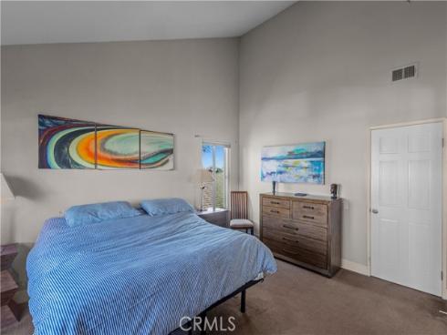 706 Oceanhill , Huntington Beach, CA