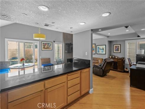 706 Oceanhill , Huntington Beach, CA