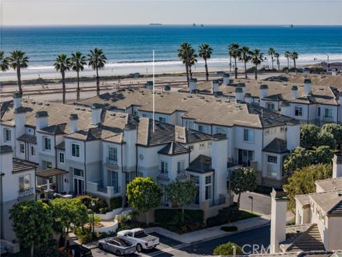 6242  Surfboard  , Huntington Beach, CA