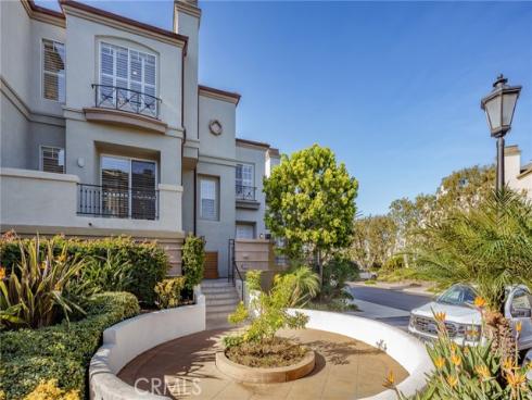 6242  Surfboard  , Huntington Beach, CA