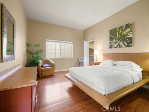 210  6th  , Huntington Beach, CA