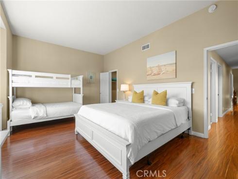 210  6th  , Huntington Beach, CA