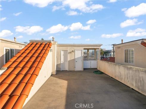 210  6th  , Huntington Beach, CA