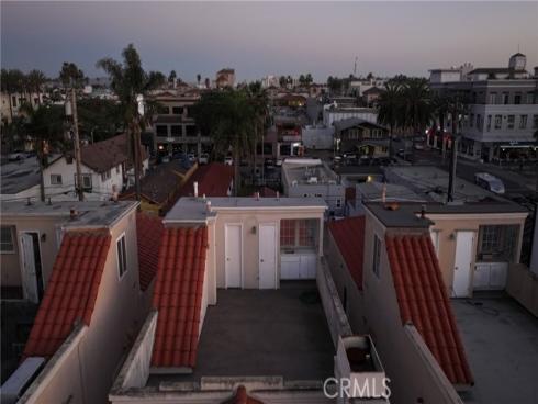 210  6th  , Huntington Beach, CA