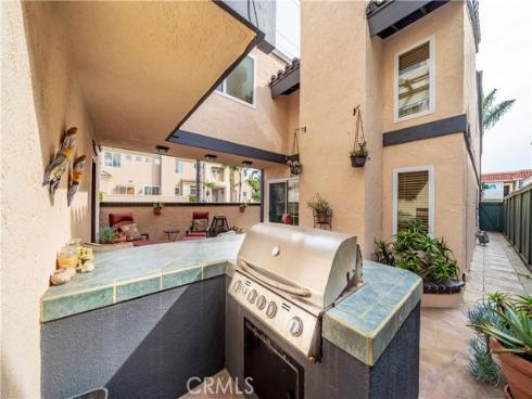 427  21st  , Huntington Beach, CA