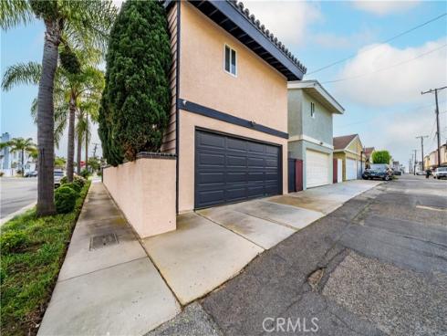 427  21st  , Huntington Beach, CA