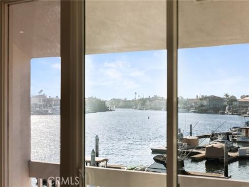 16435  Harbour  13  Lane, Huntington Beach, CA