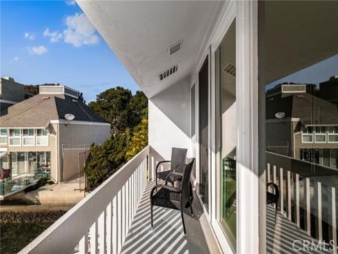 16435  Harbour  13  Lane, Huntington Beach, CA