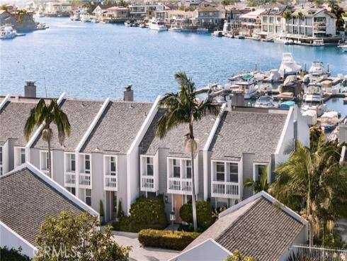 16435  Harbour  13  Lane, Huntington Beach, CA