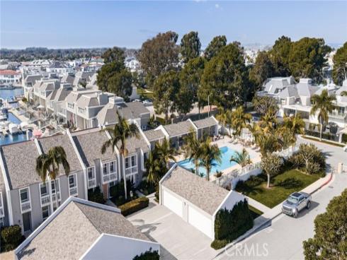 16435  Harbour  13  Lane, Huntington Beach, CA