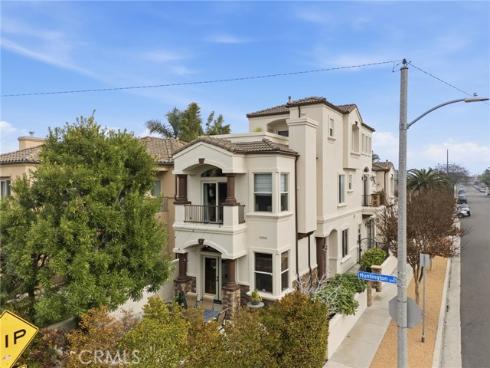 1202  Huntington   Street, Huntington Beach, CA