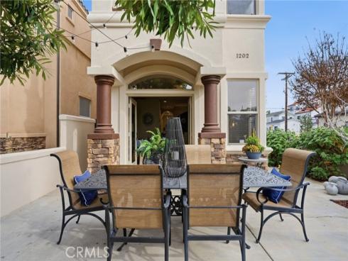 1202  Huntington   Street, Huntington Beach, CA