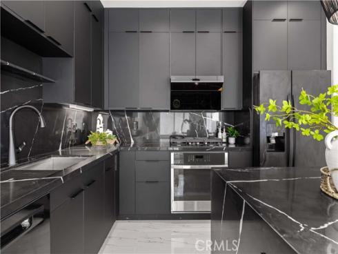 204  Lincoln Ave  , Huntington Beach, CA