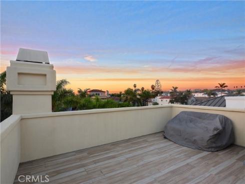 320  15th  , Huntington Beach, CA