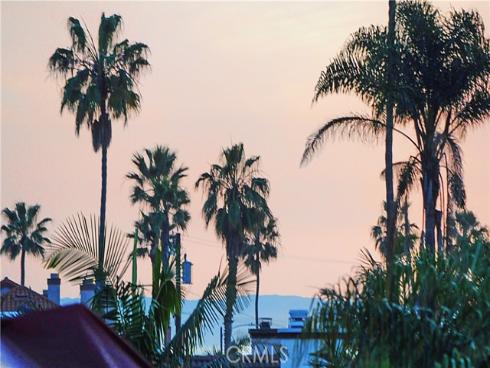 320  15th  , Huntington Beach, CA