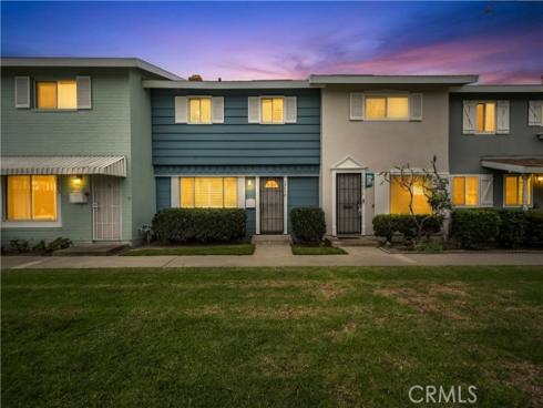 19880  Berkshire  , Huntington Beach, CA