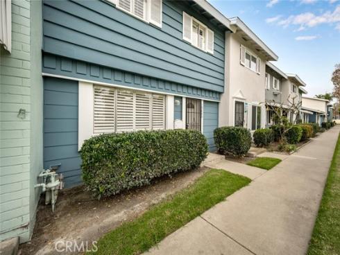 19880  Berkshire  , Huntington Beach, CA