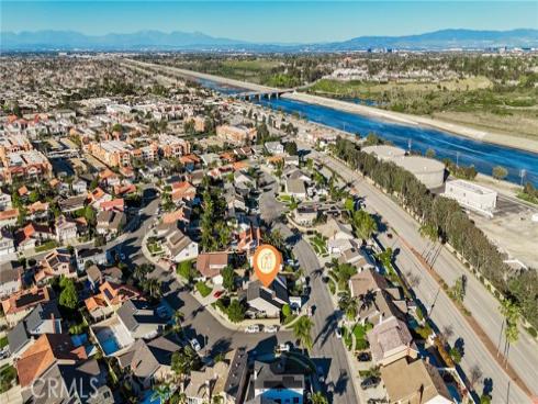 21891  Summerwind  , Huntington Beach, CA