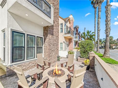 219  2nd   Street, Huntington Beach, CA