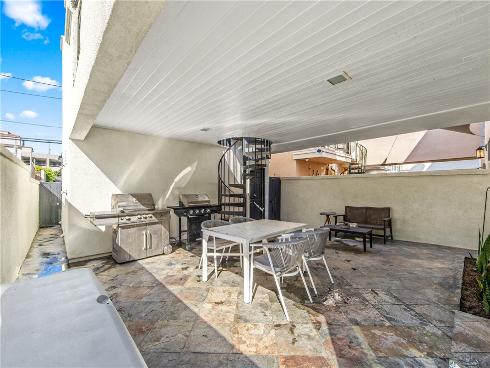 219  2nd   Street, Huntington Beach, CA