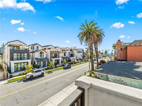 219  2nd   Street, Huntington Beach, CA