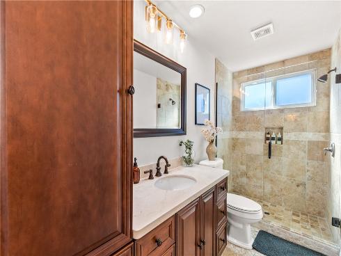 219  2nd   Street, Huntington Beach, CA