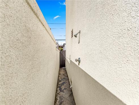 219  2nd   Street, Huntington Beach, CA