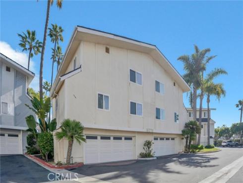 16276  Pacific  B  Circle, Huntington Beach, CA