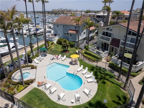 16276  Pacific  B  Circle, Huntington Beach, CA