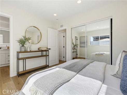 4652  Prelude  , Huntington Beach, CA