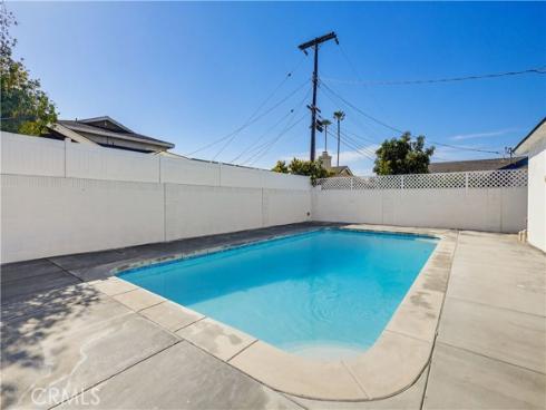 4652  Prelude  , Huntington Beach, CA