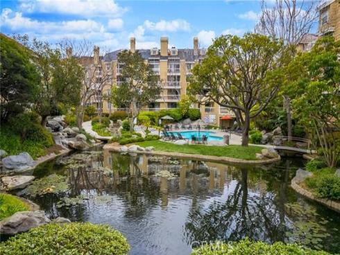 20371  Bluffside  B404  Circle, Huntington Beach, CA