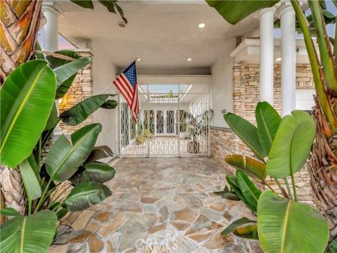 17164  Edgewater   Lane, Huntington Beach, CA