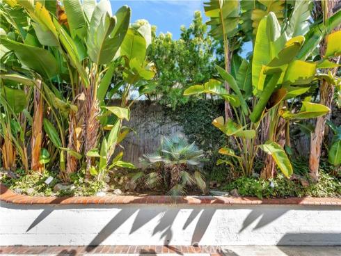 17164  Edgewater   Lane, Huntington Beach, CA