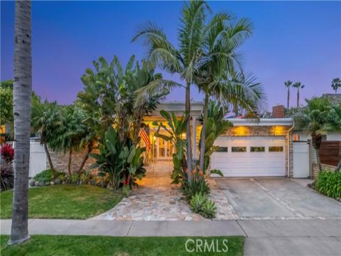 17164  Edgewater   Lane, Huntington Beach, CA