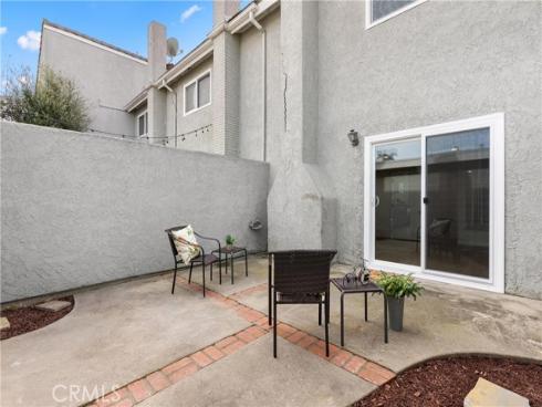 18853  Lister Lane  , Huntington Beach, CA