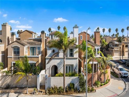304  Goldenwest   Street, Huntington Beach, CA