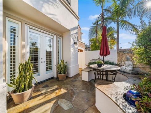 304  Goldenwest   Street, Huntington Beach, CA