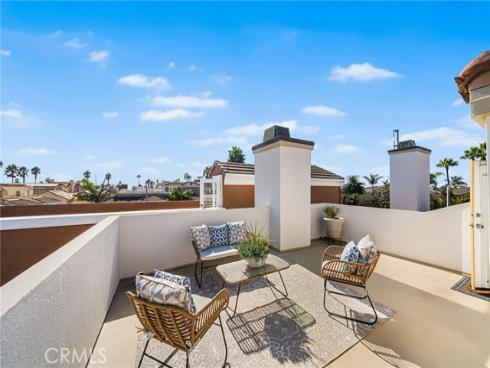 304  Goldenwest   Street, Huntington Beach, CA