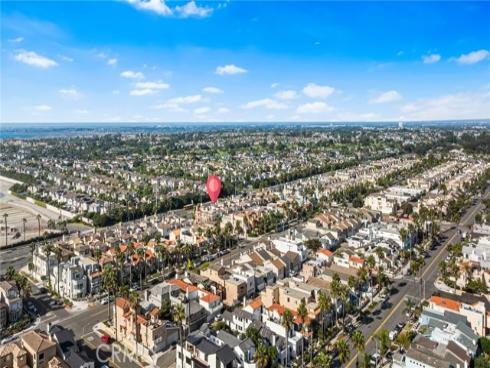 304  Goldenwest   Street, Huntington Beach, CA