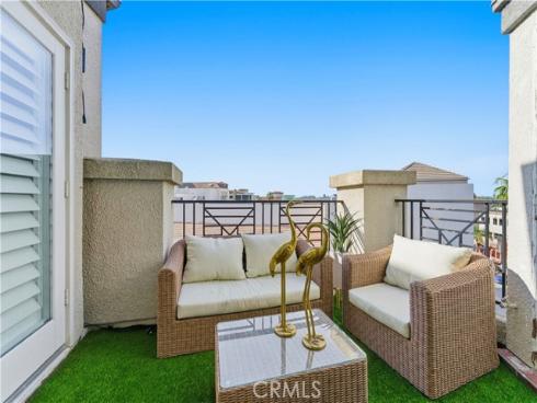 200  Pacific Coast Hwy  418 , Huntington Beach, CA