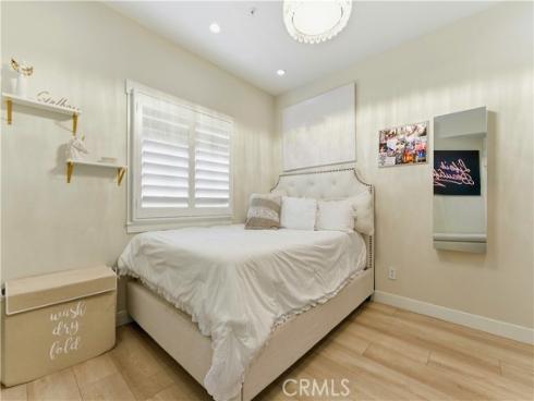 200  Pacific Coast Hwy  418 , Huntington Beach, CA