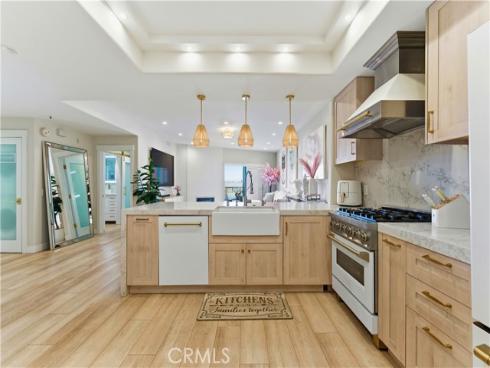 200  Pacific Coast Hwy  418 , Huntington Beach, CA